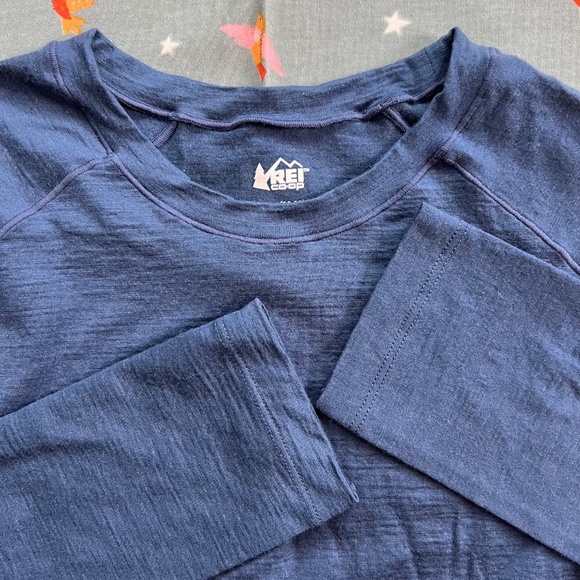 REI, Kids, Merino Midweight Base Layer Top & Bottom, Blue, Size Large (14-16) - Picture 6 of 11